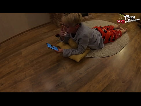 ❤️ Hullu blondiin imeb tohutut munni ja hüppab selle peal - anaalseksiga ❤❌ Seksivideo at et.liporno.ru